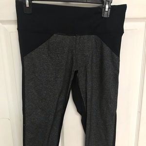 Two toned workout capris